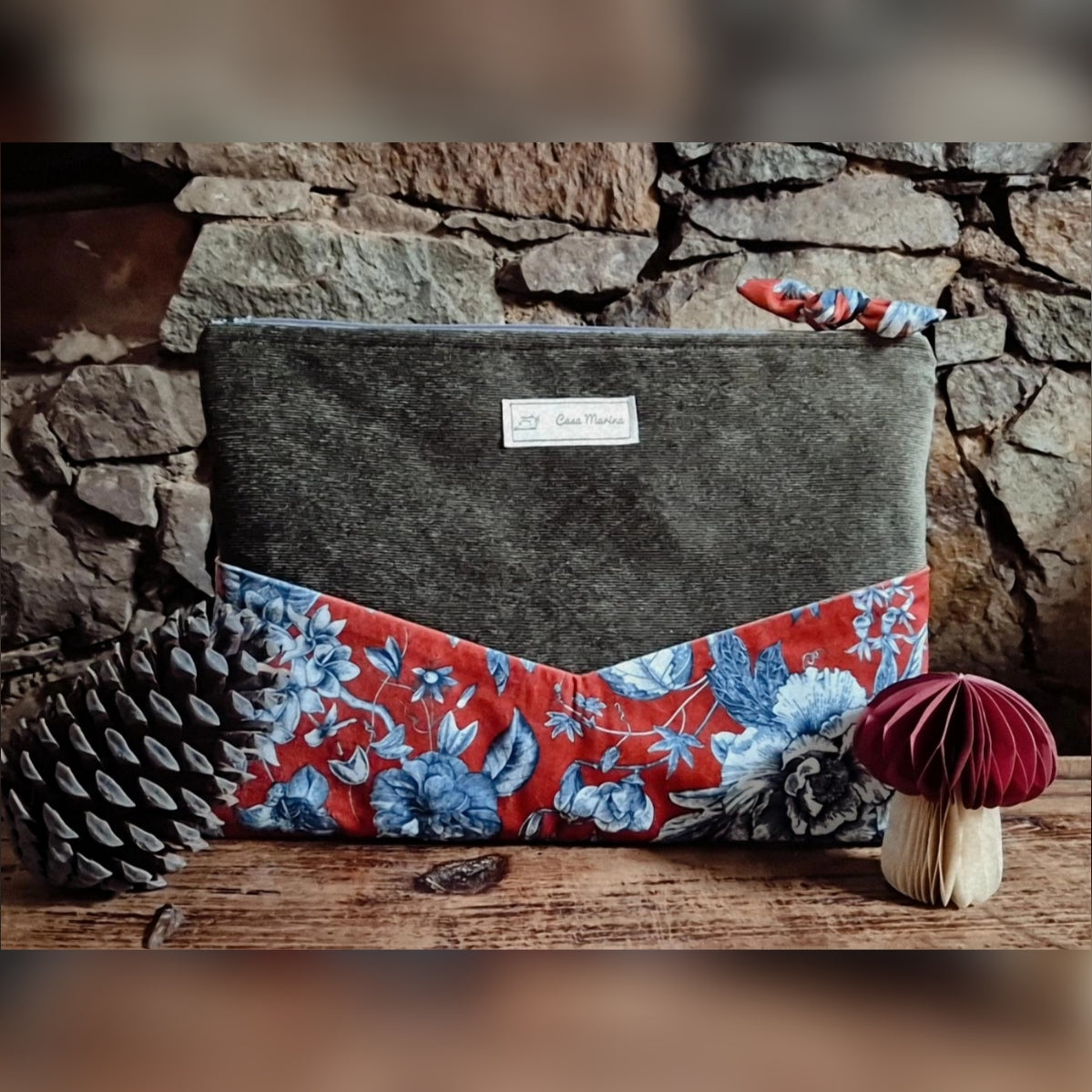 Grande Pochette