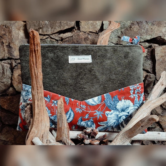 Grande Pochette